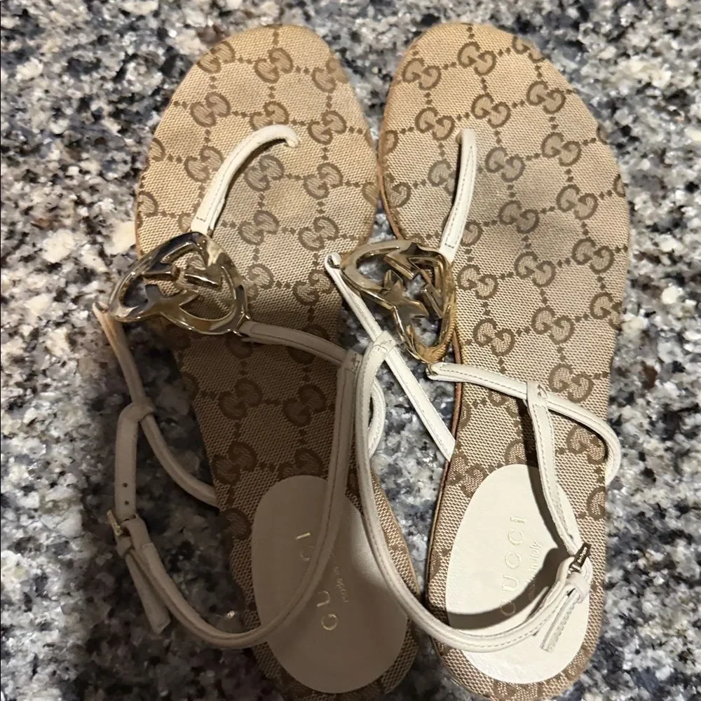 Gucci thong sandals woman sz 371/2